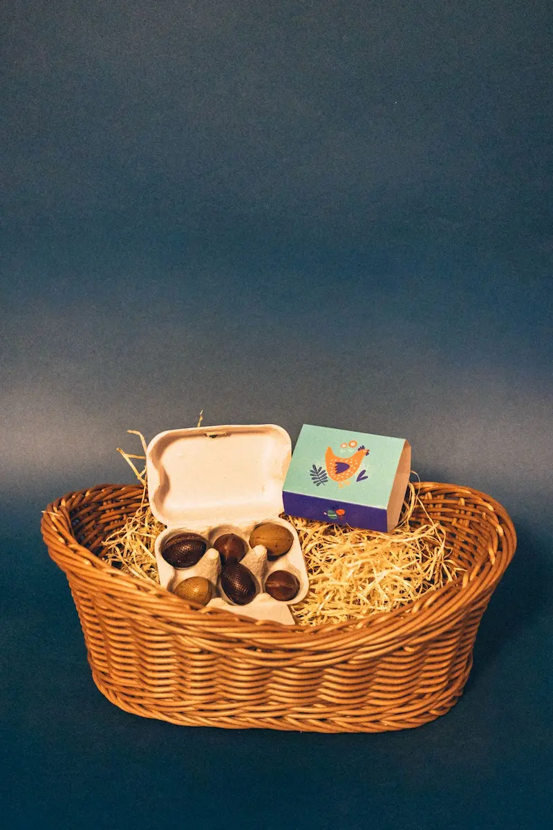 Boîte de petits œufs en chocolat assortis