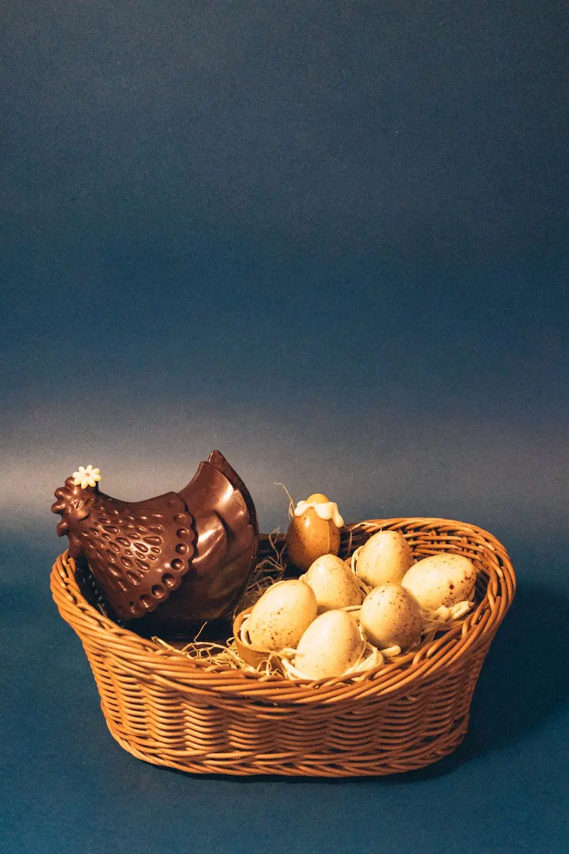 Poule et œufs en chocolat